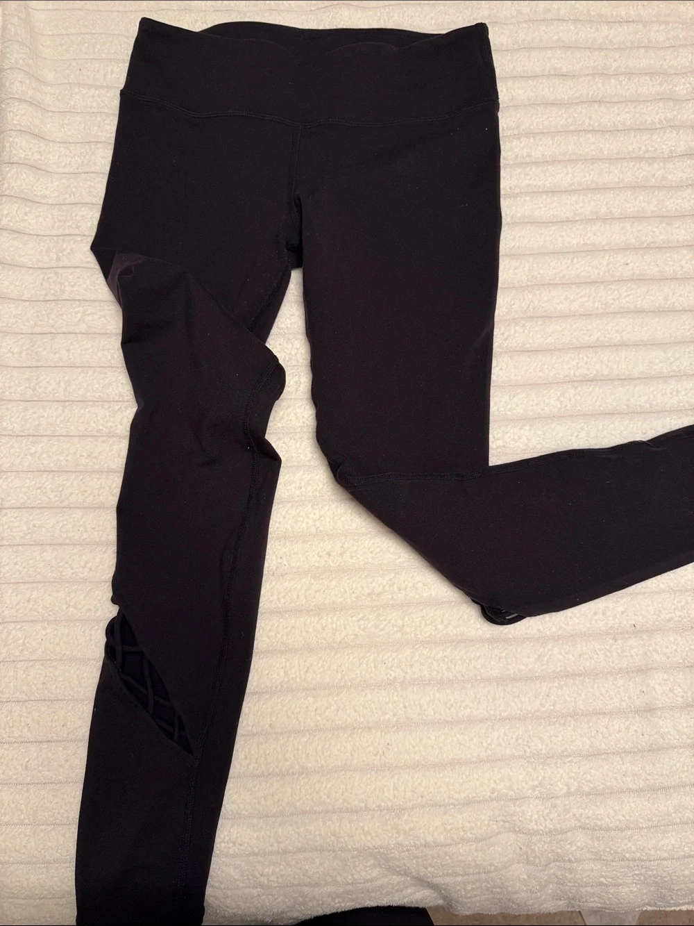 ALO Yoga Youth Black Lattice-Calf Leggings